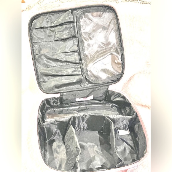 Juicy Couture Pink Travel Case - Picture 3 of 4